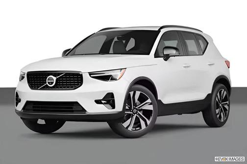 2025 Volvo XC40 B5 Plus Bright Theme