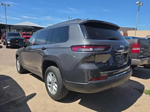 Metallic 2022 Jeep Grand Cherokee L Laredo