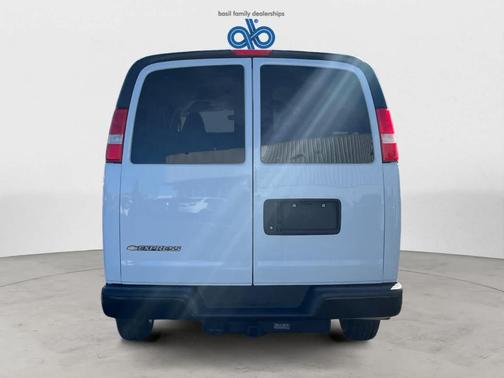 2021 Chevrolet Express 3500 LS