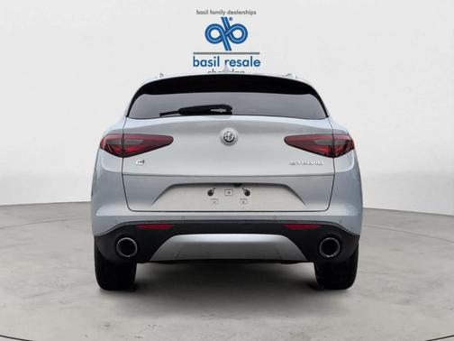 2021 Alfa Romeo Stelvio Base