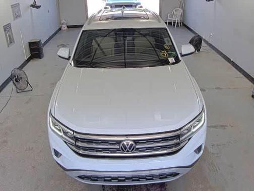 Pure White 2021 Volkswagen Atlas Cross Sport 2.0T SE w/Technology