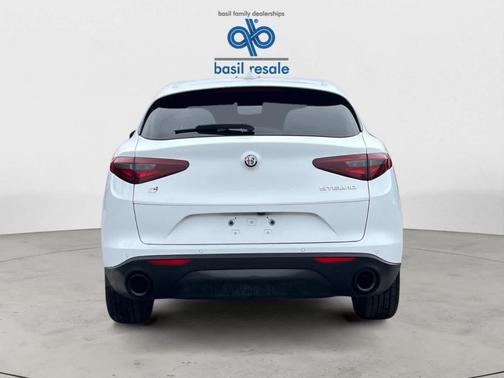 Alfa White 2023 Alfa Romeo Stelvio Sprint