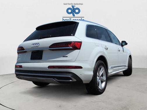 2022 Audi Q7 45 Premium