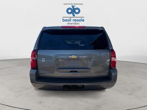 Pepperdust Metallic 2018 Chevrolet Suburban LS