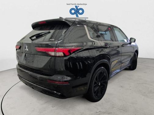 2022 Mitsubishi Outlander Black Edition