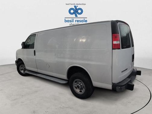 2023 GMC Savana 2500 Work Van