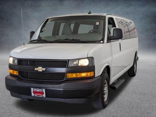 2022 Chevrolet Express 3500 LS