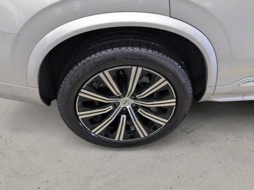 2025 Volvo XC90 B5 Core