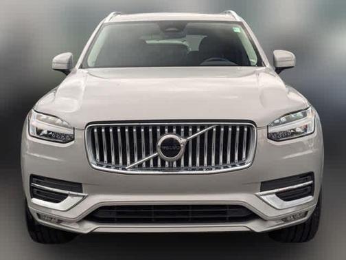 2025 Volvo XC90 B5 Core