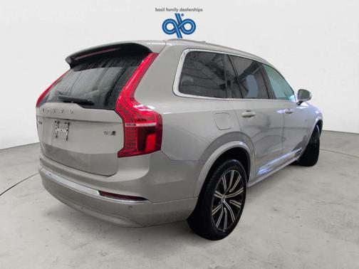 2025 Volvo XC90 B5 Core