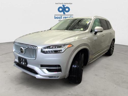 2025 Volvo XC90 B5 Core