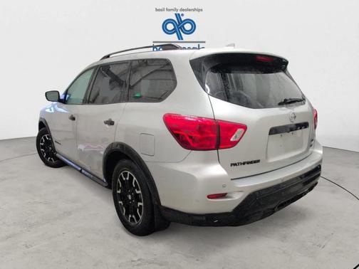 2019 Nissan Pathfinder SV