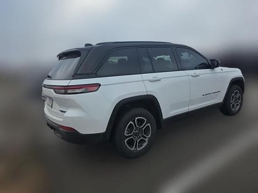 Bright White Clearcoat 2022 Jeep Grand Cherokee 4xe Trailhawk