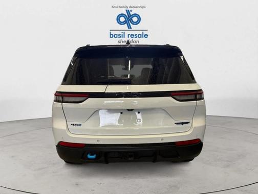 Bright White Clearcoat 2022 Jeep Grand Cherokee 4xe Trailhawk