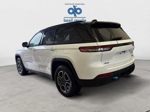 Bright White Clearcoat 2022 Jeep Grand Cherokee 4xe Trailhawk