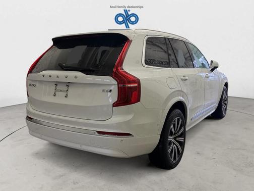2025 Volvo XC90 B6 Plus 7-Seater