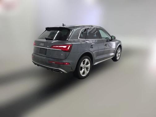 2022 Audi Q5 45 S line Premium Plus