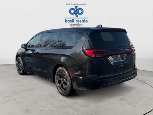 2022 Chrysler Pacifica Hybrid Touring L