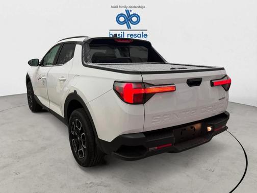 Ice White 2022 Hyundai SANTA CRUZ 2.5T SEL Premium