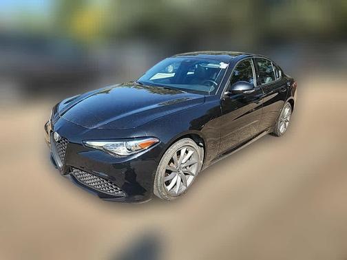 2022 Alfa Romeo Giulia Base
