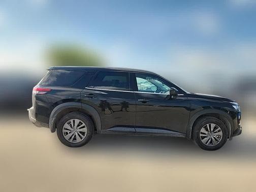 2024 Nissan Pathfinder S