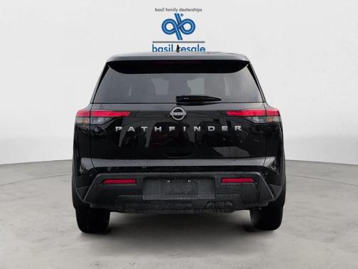 2024 Nissan Pathfinder S