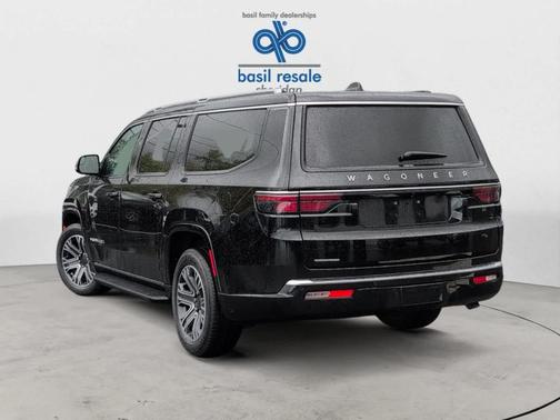 2023 Jeep Wagoneer L Base