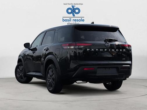2024 Nissan Pathfinder S