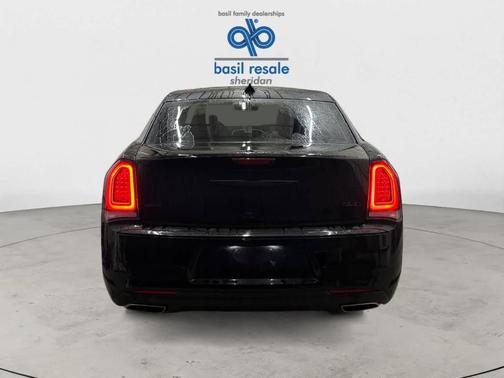 2023 Chrysler 300 Touring L