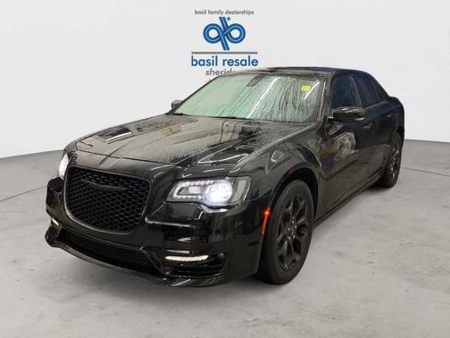 2023 Chrysler 300 Touring L