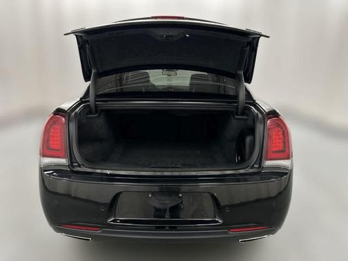 2023 Chrysler 300 Touring L