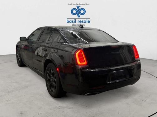 2023 Chrysler 300 Touring L