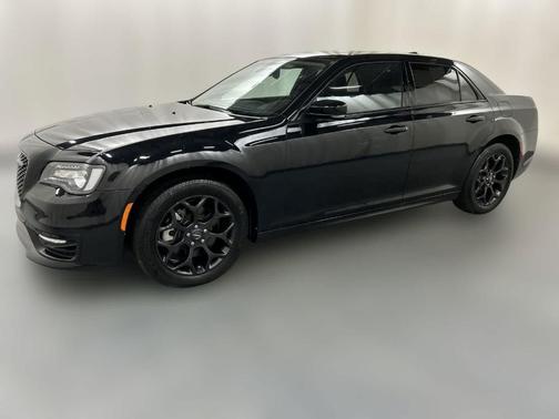2023 Chrysler 300 Touring L
