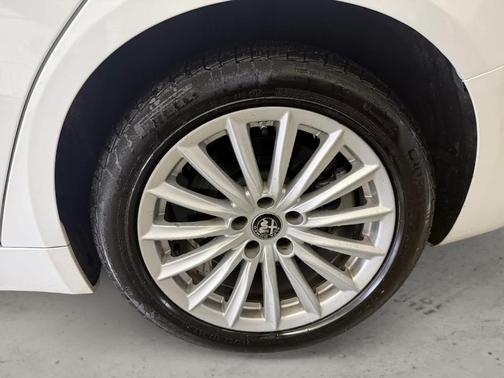 2022 Alfa Romeo Giulia Base