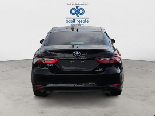 2022 Toyota Camry Hybrid LE