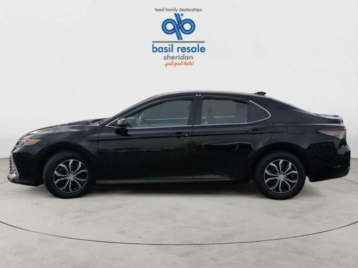 2022 Toyota Camry Hybrid LE