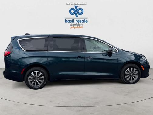 Fathom Blue Pearlcoat 2024 Chrysler Pacifica Hybrid Select