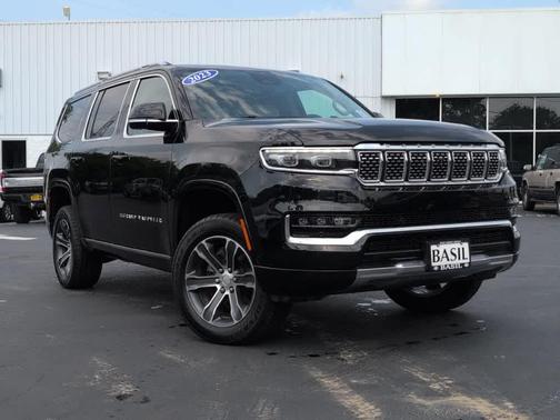 2023 Jeep Grand Wagoneer Base
