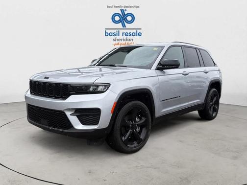 Silver Zynith 2023 Jeep Grand Cherokee Altitude