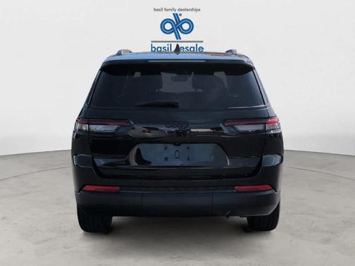 2023 Jeep Grand Cherokee L Laredo