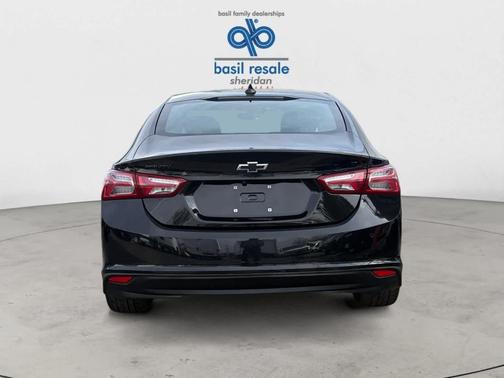 Mosaic Black Metallic 2024 Chevrolet Malibu LT