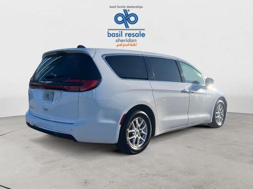 Bright White Clearcoat 2024 Chrysler Pacifica Touring-L