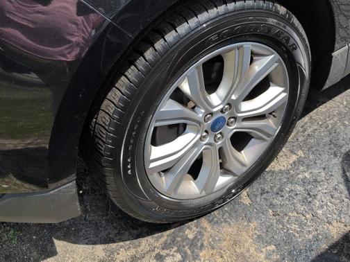 2021 Ford Edge Titanium
