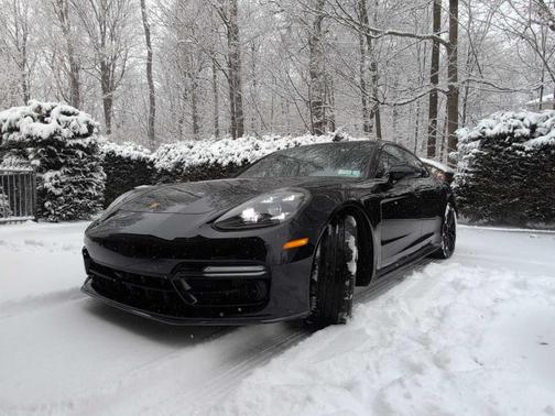 2022 Porsche Panamera Turbo S