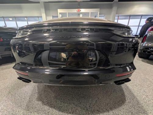 2022 Porsche Panamera Turbo S