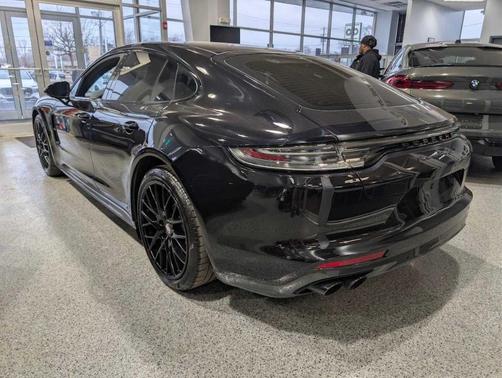 2022 Porsche Panamera Turbo S