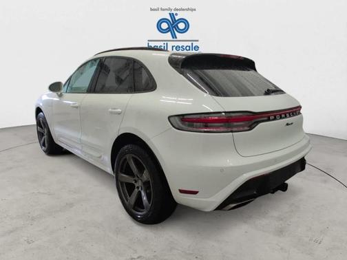 2023 Porsche Macan T
