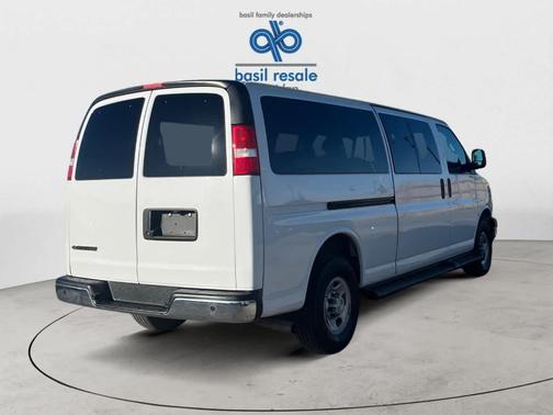 2023 Chevrolet Express 3500 LT