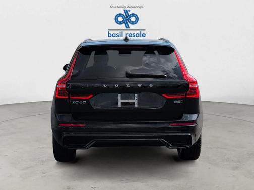 2025 Volvo XC60 B5 Plus