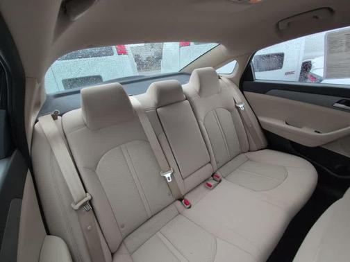 2019 Hyundai SONATA SE